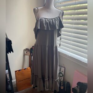 Rebecca Minkoff size Medium M Woman’s off the shoulder Dress color olive lot5671
